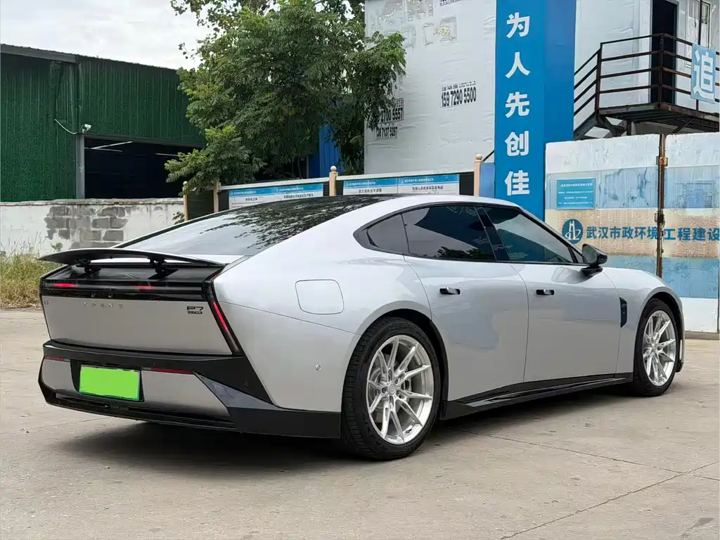 XPeng P7 — миниатюра 9
