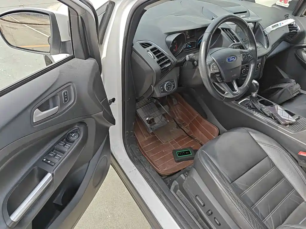 Ford Kuga — миниатюра 16