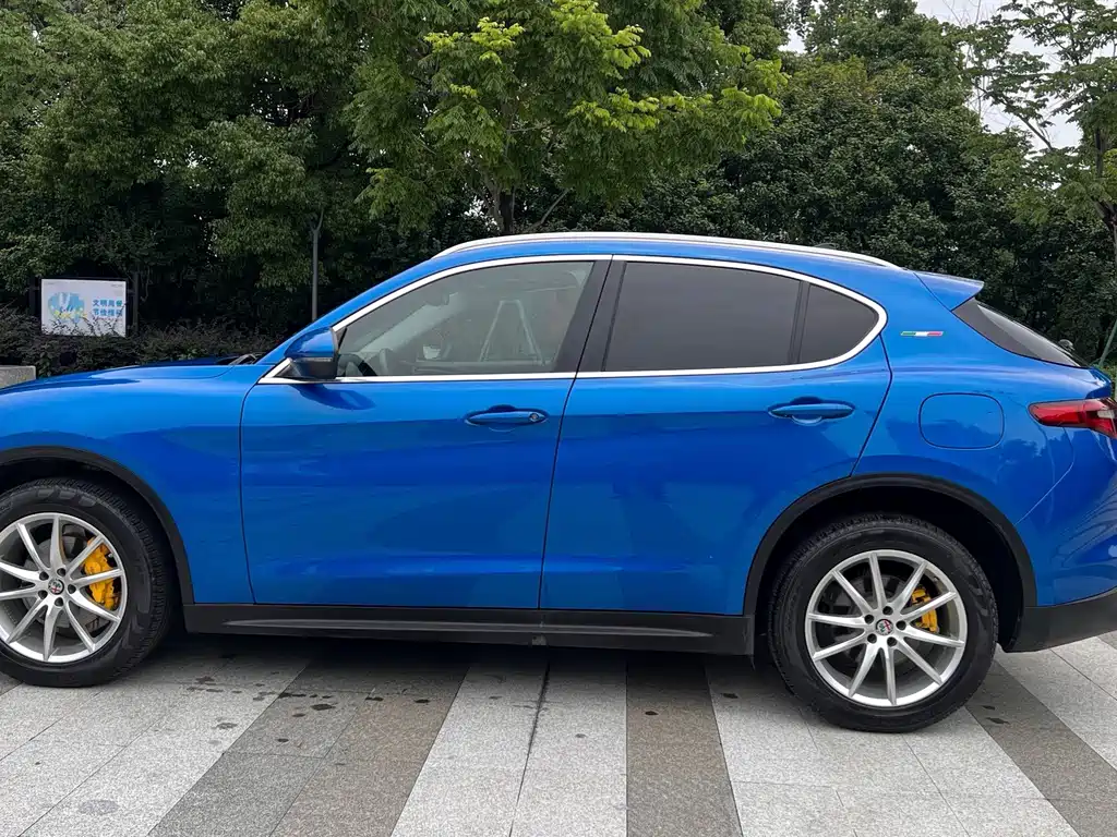 Alfa Romeo Stelvio — миниатюра 9