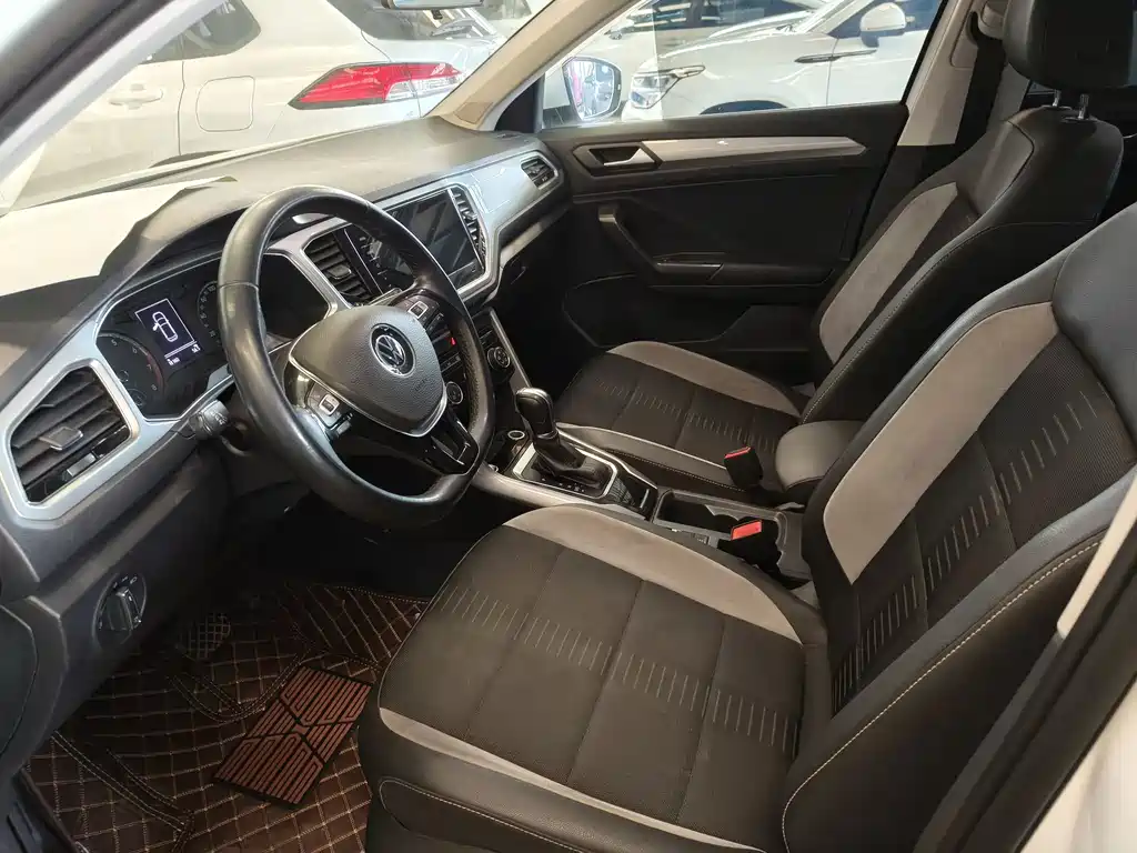 Volkswagen T-Roc — миниатюра 4