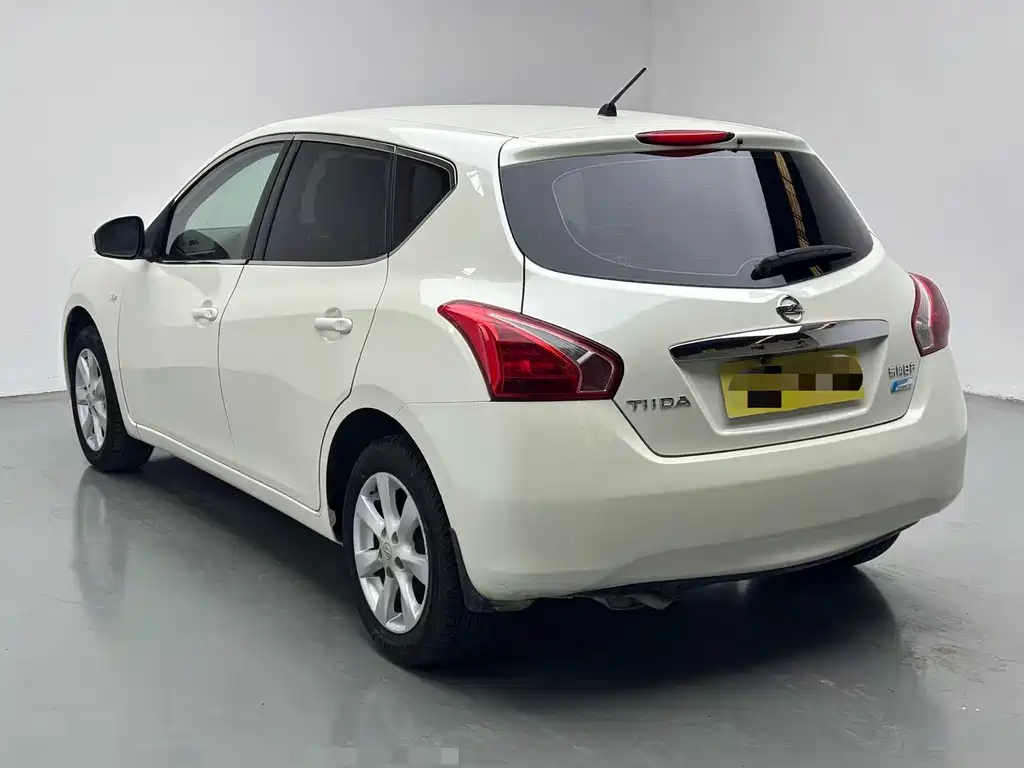 Nissan Tiida — миниатюра 7