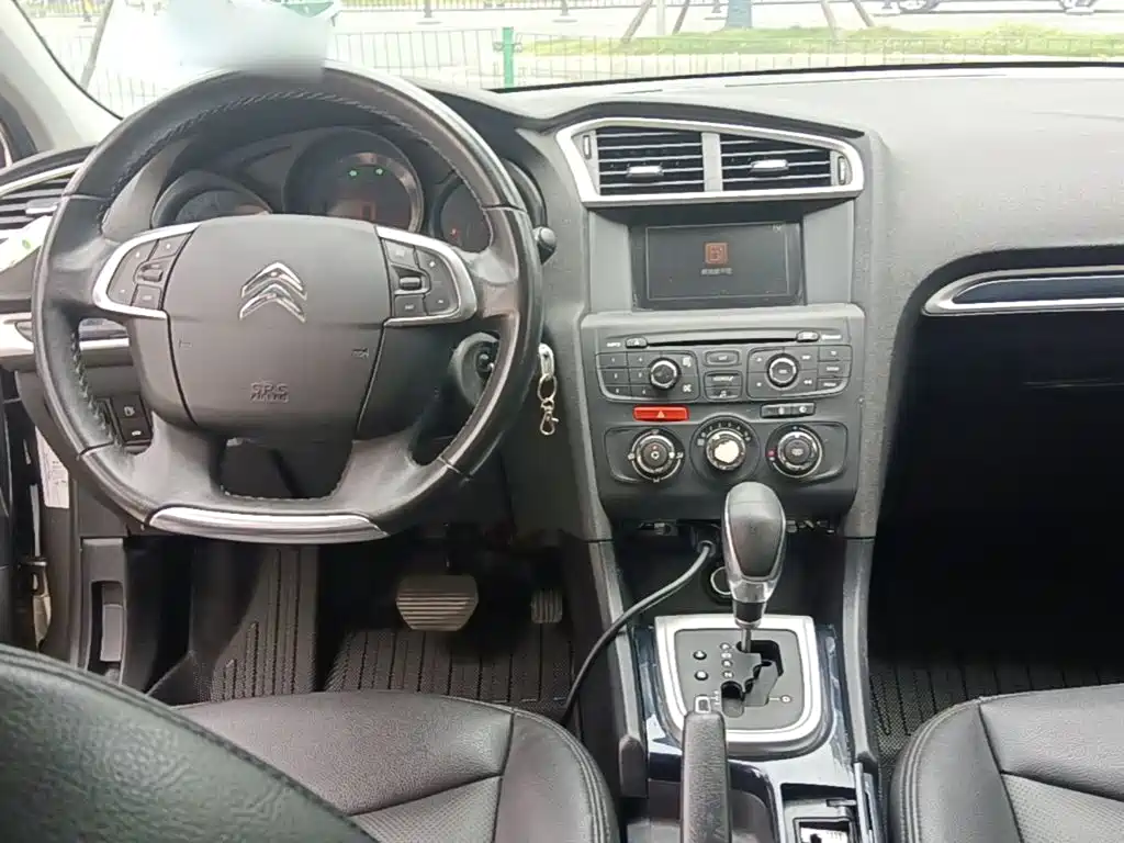Citroen C4L — миниатюра 10