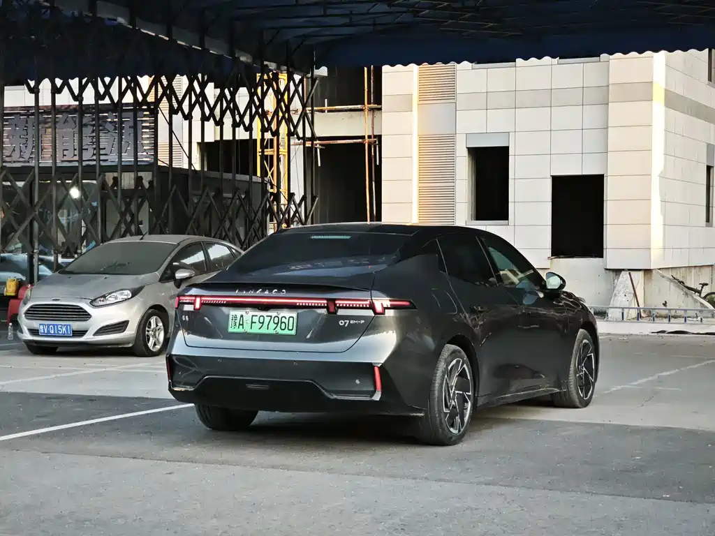 Lynk & Co 07 EM-P — миниатюра 4