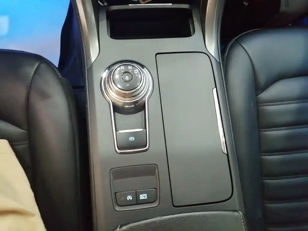 Ford Mondeo — миниатюра 14