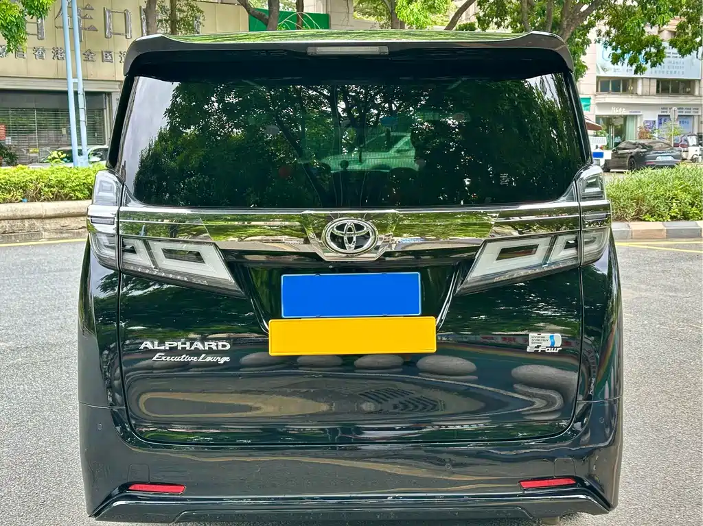 Toyota Vellfire — миниатюра 5
