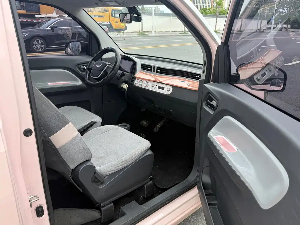 Wuling MINIEV — миниатюра 5