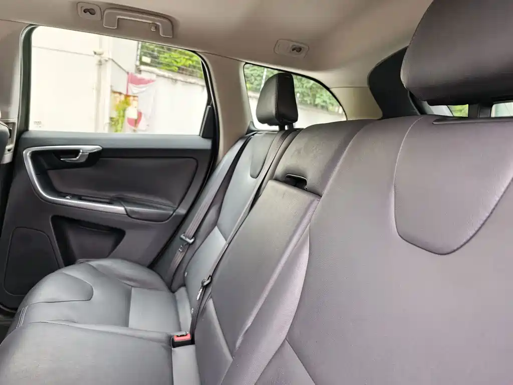 Volvo XC60 — миниатюра 11