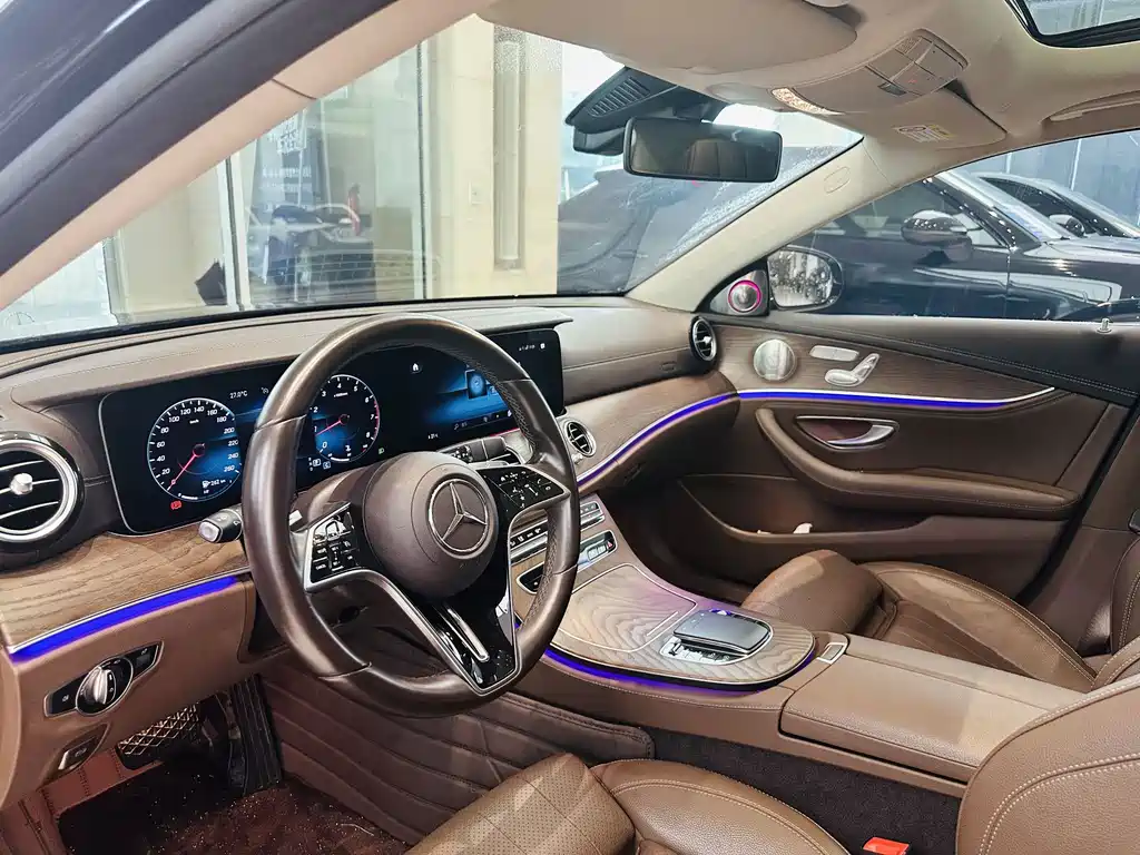 Mercedes-Benz E-Class — миниатюра 5