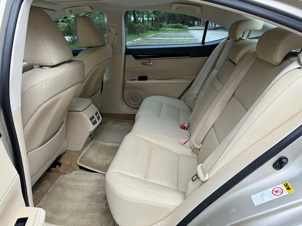 Lexus ES — миниатюра 6