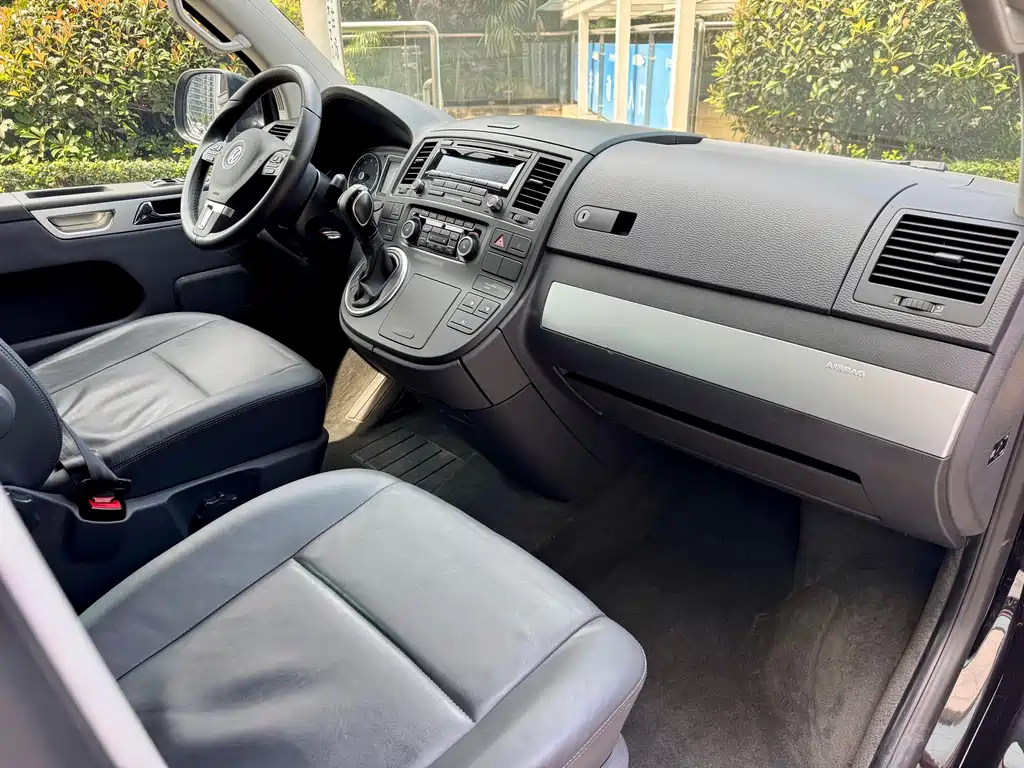 Volkswagen Multivan — миниатюра 5