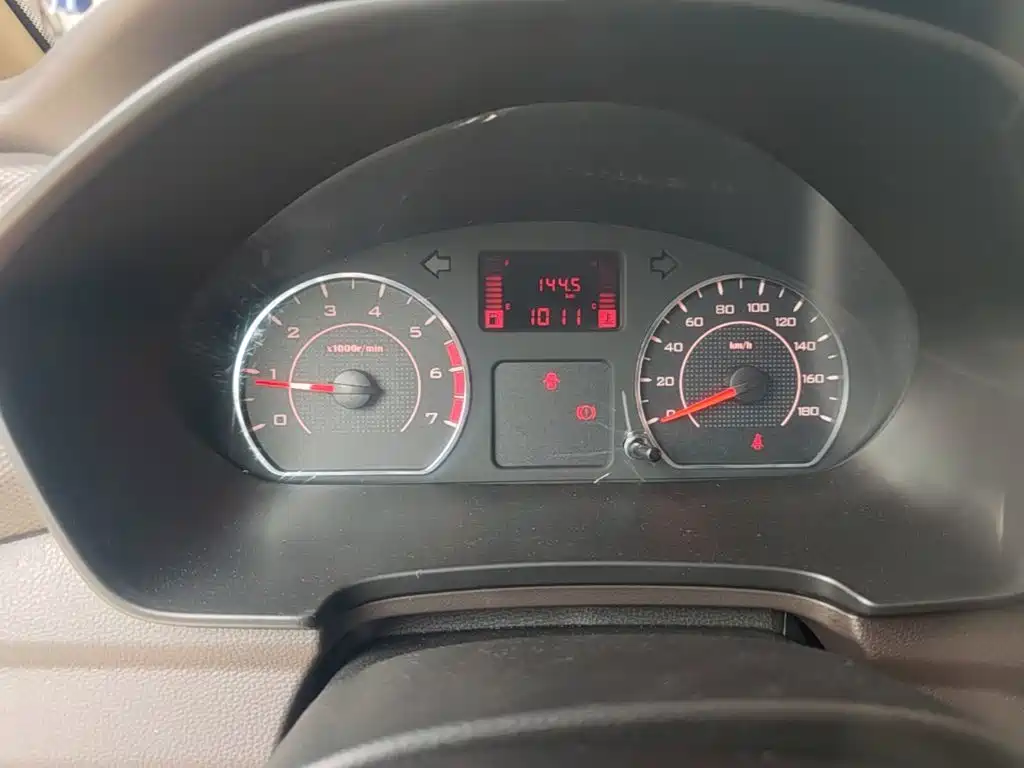 Wuling Hongguang V — миниатюра 12