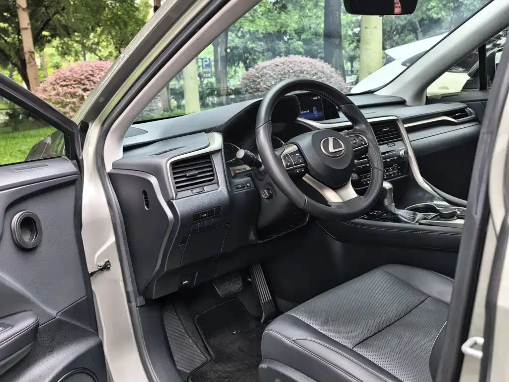 Lexus RX — миниатюра 4