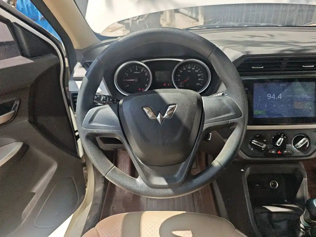 Wuling Hongguang — миниатюра 7