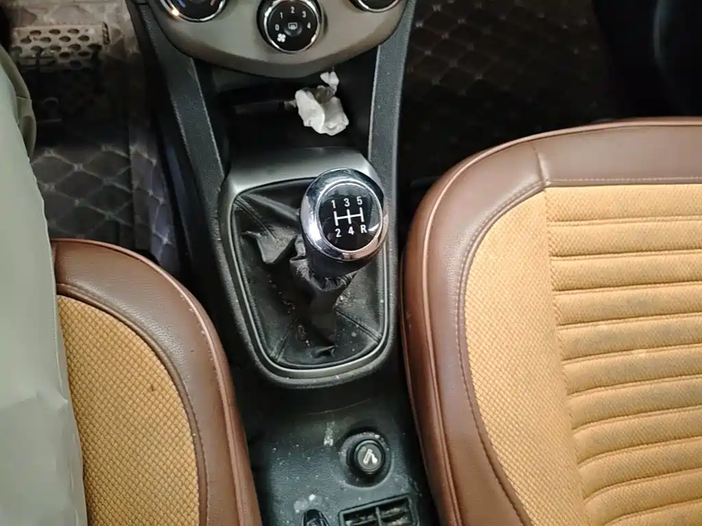 Chevrolet Aveo — миниатюра 14