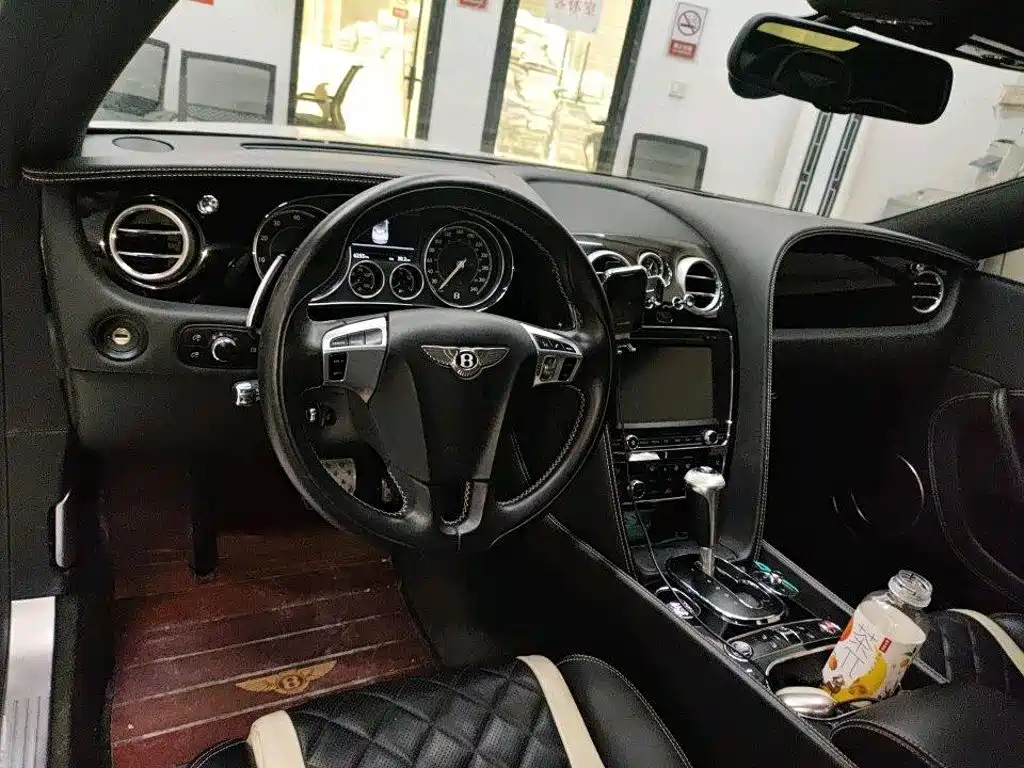 Bentley Continental — миниатюра 5