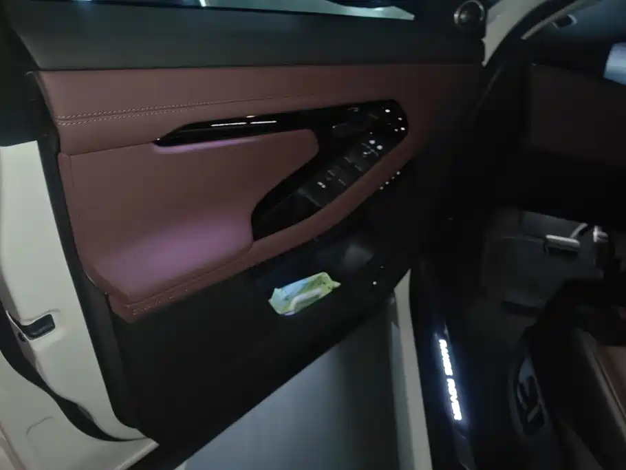 Land Rover Evoque — миниатюра 7