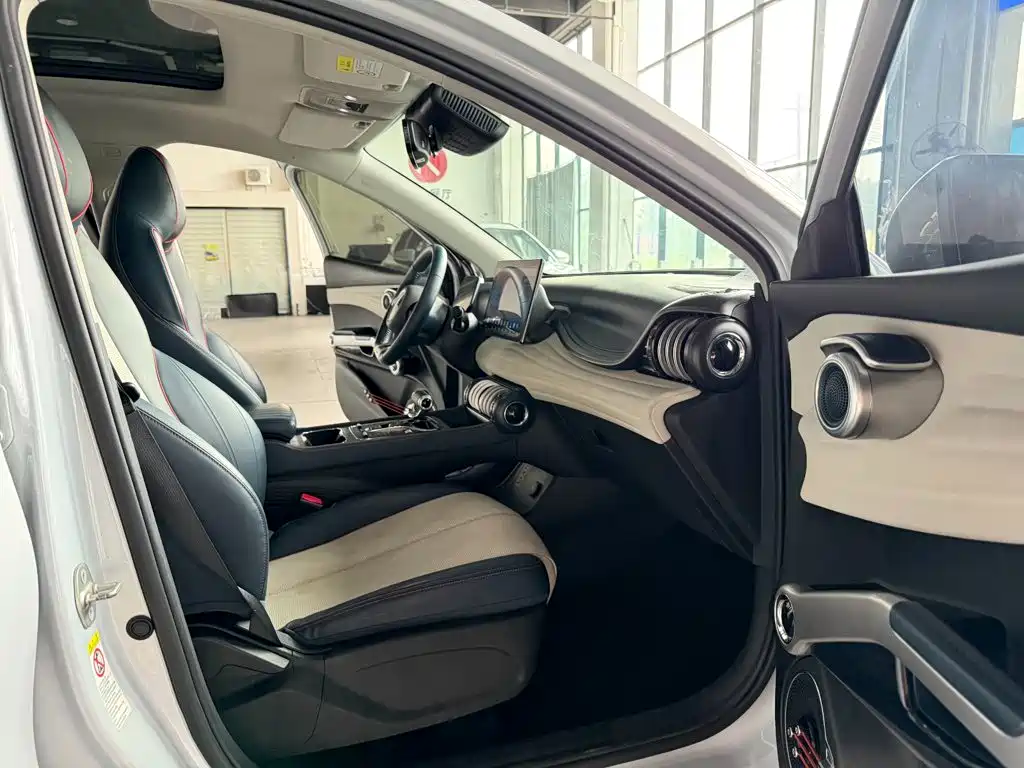 BYD Yuan Plus — миниатюра 12