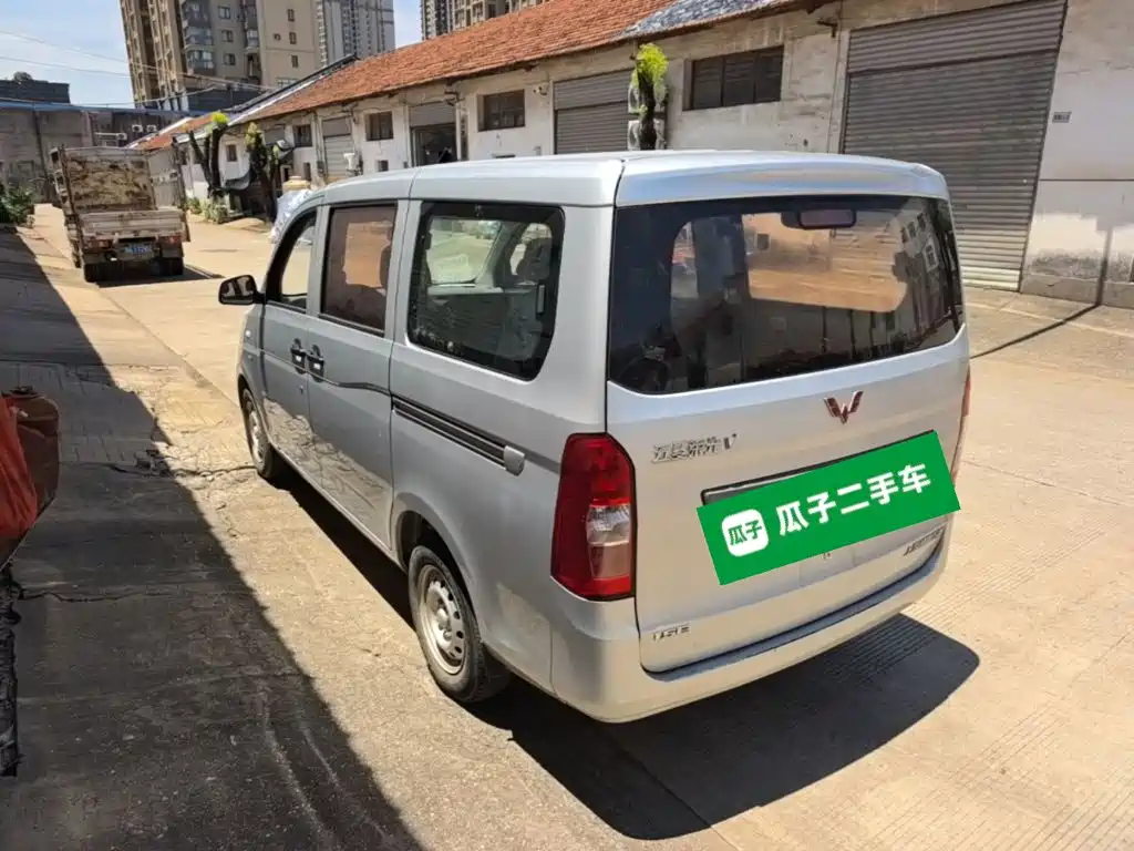 Wuling Rongguang V — миниатюра 5