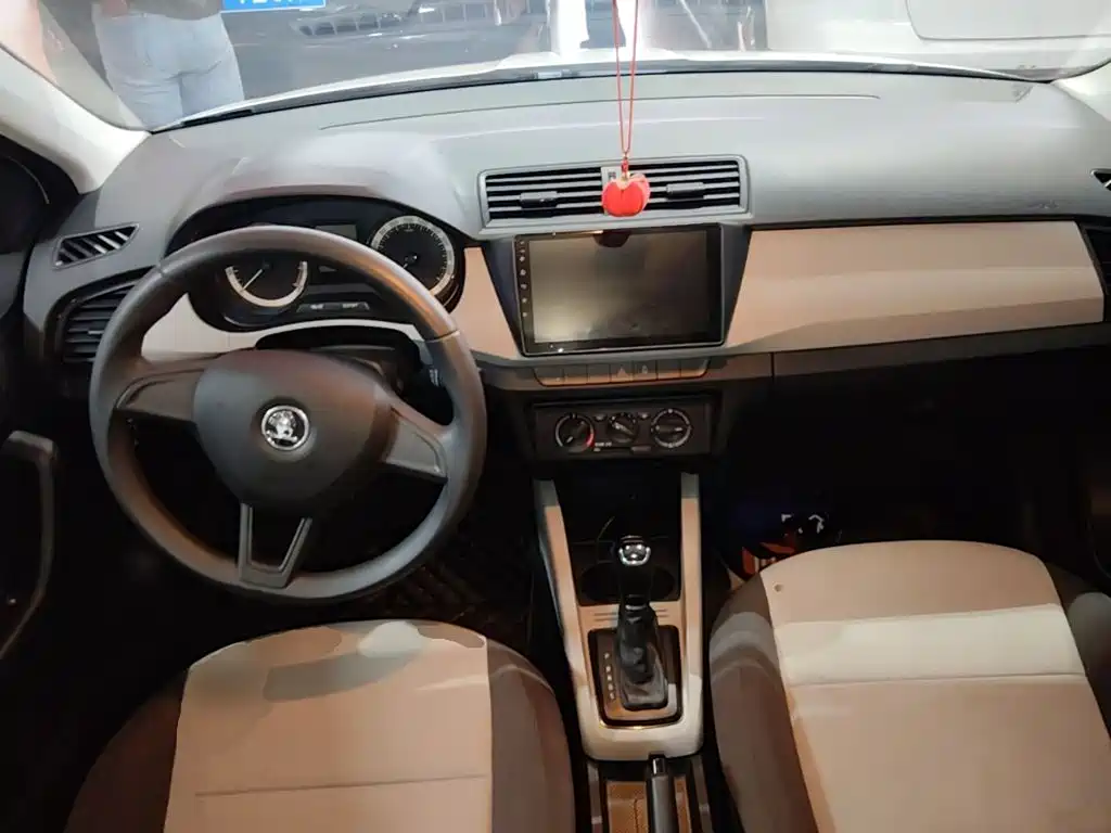 Skoda Fabia — миниатюра 6