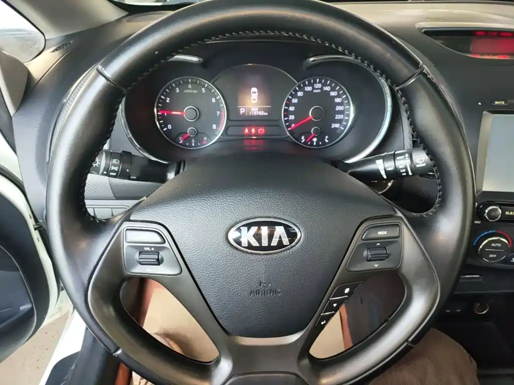 Kia K3 — миниатюра 11