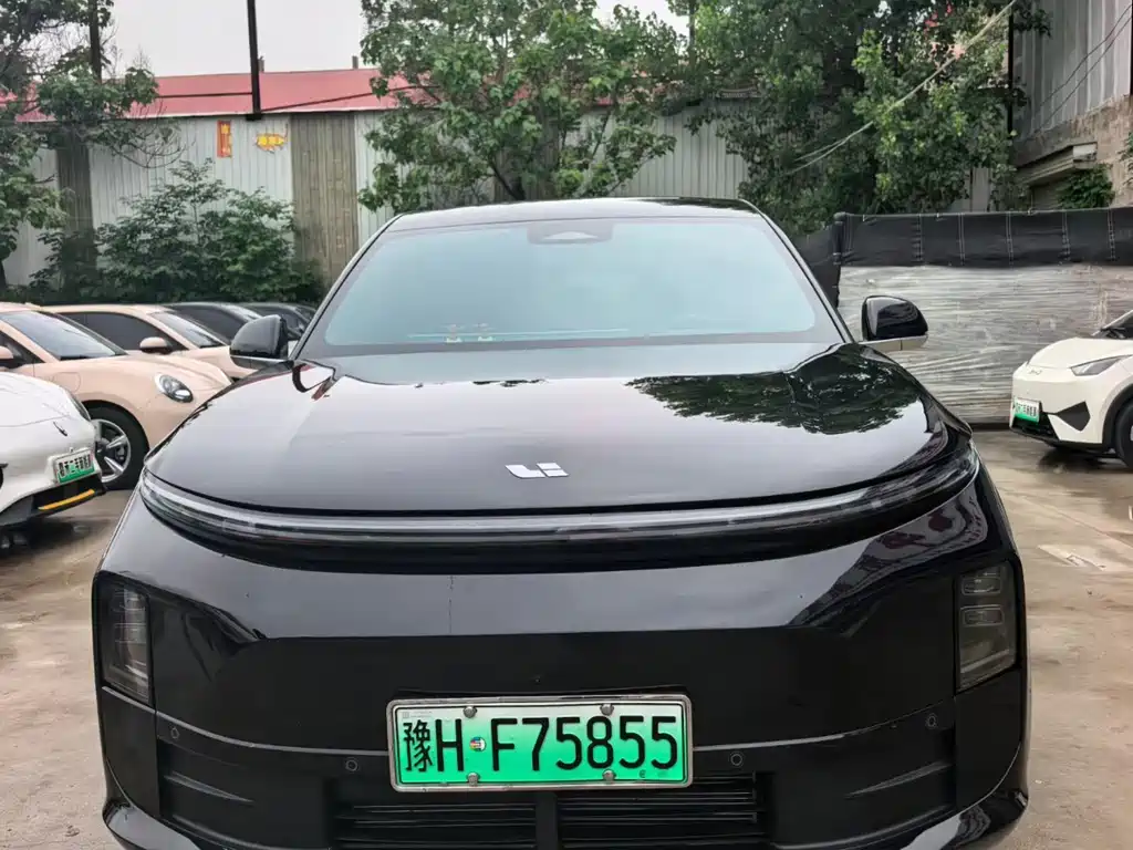 Li Auto Li L6 2025