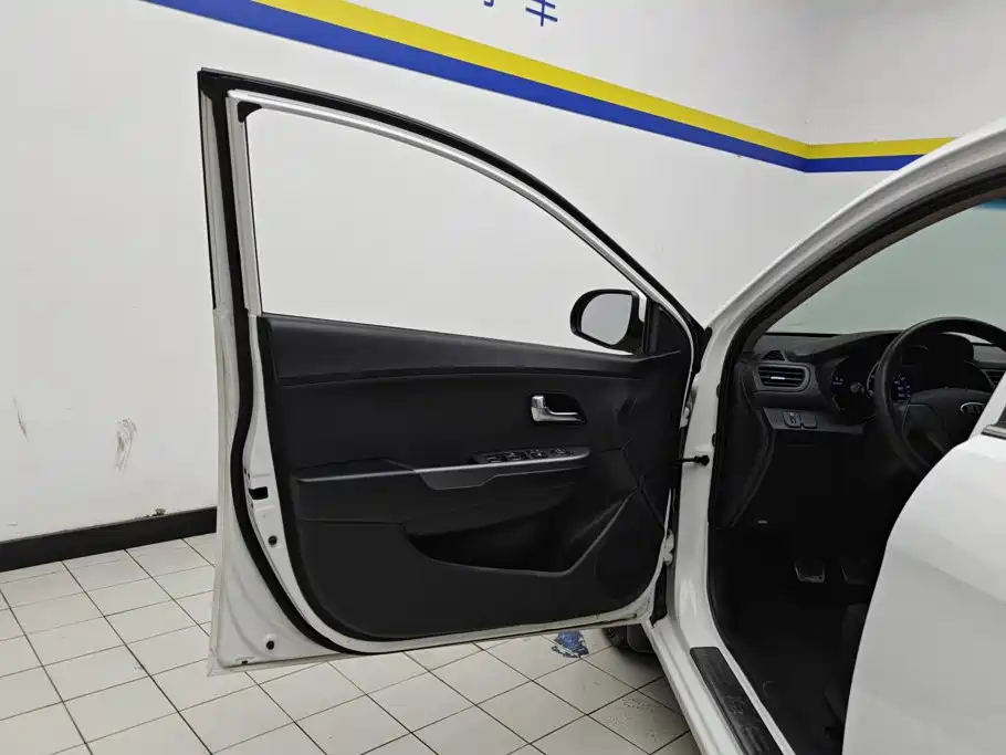 Kia K2 — миниатюра 7