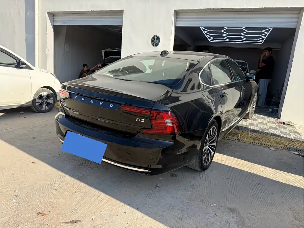 Volvo S90 — миниатюра 5