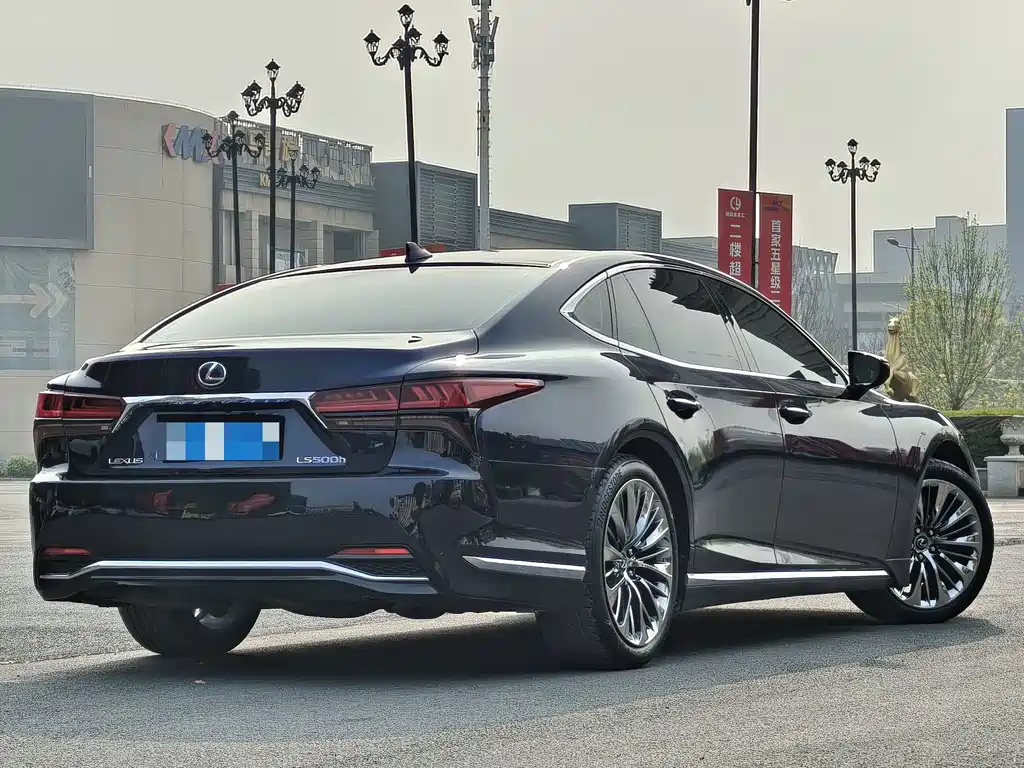 Lexus LS — миниатюра 3