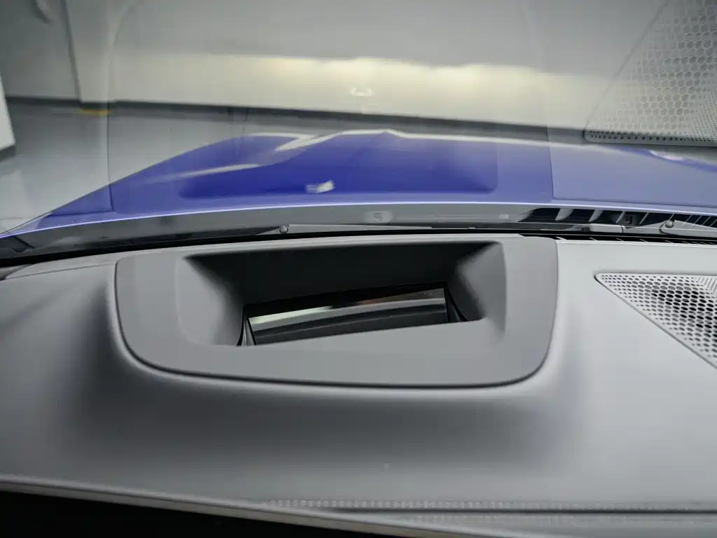 BMW X7 M60i — миниатюра 10