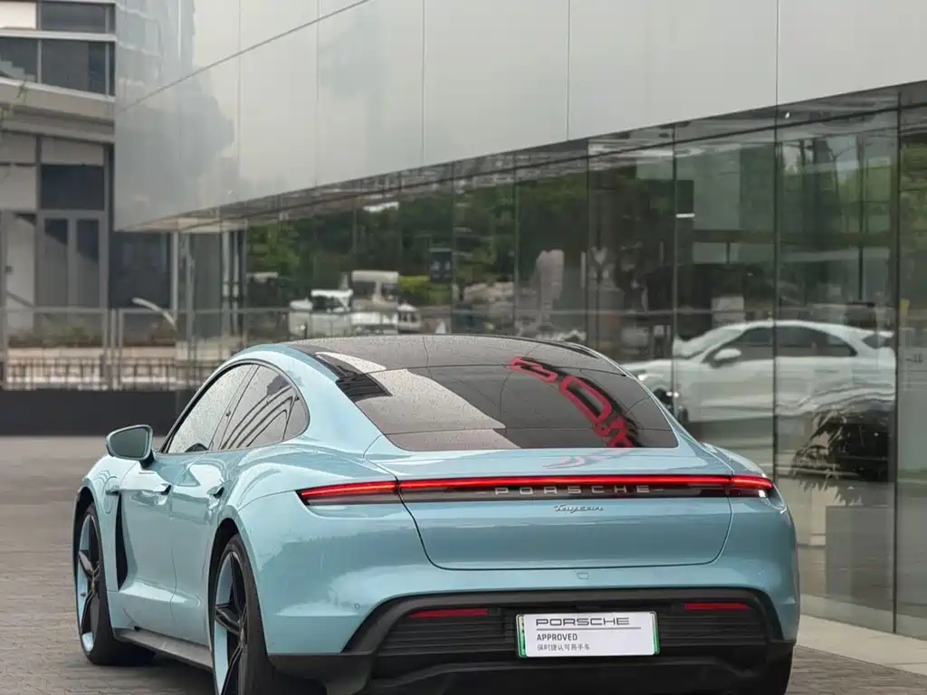 Porsche Taycan — миниатюра 7