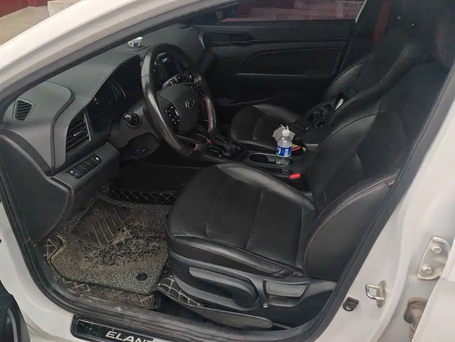 Hyundai Elantra — миниатюра 9