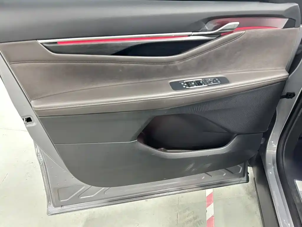 Ford Edge — миниатюра 6