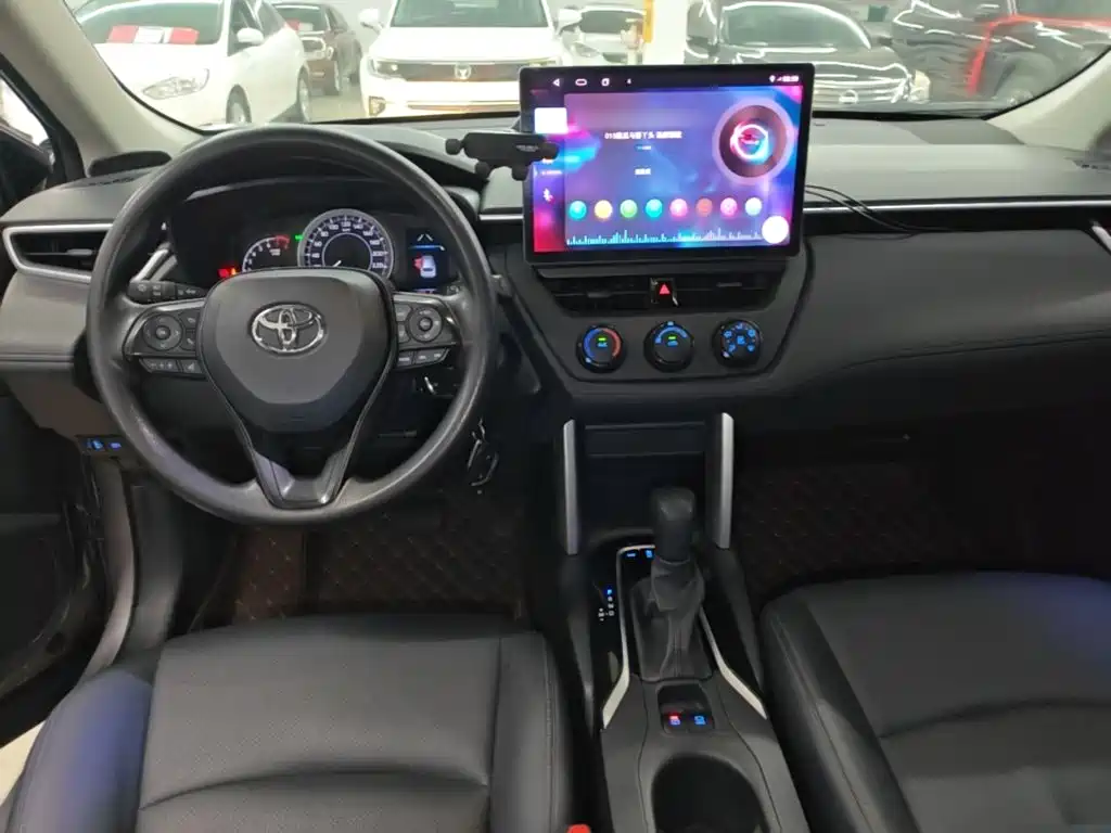 Toyota Corolla Cross — миниатюра 10