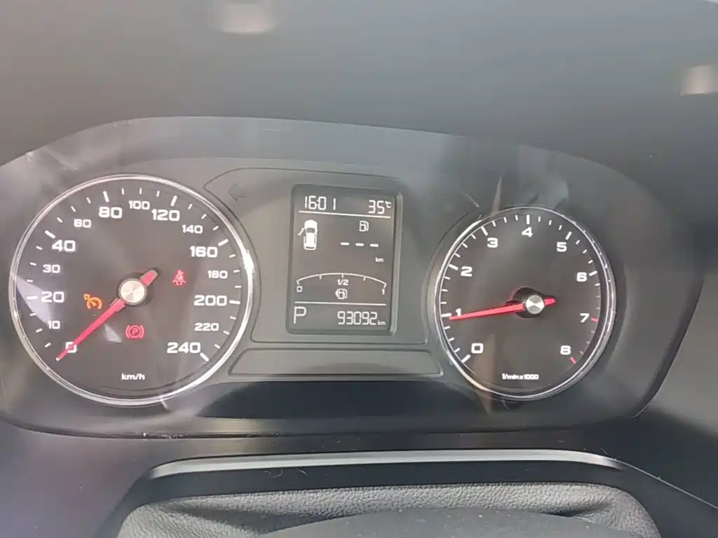 Roewe RX5 — миниатюра 12