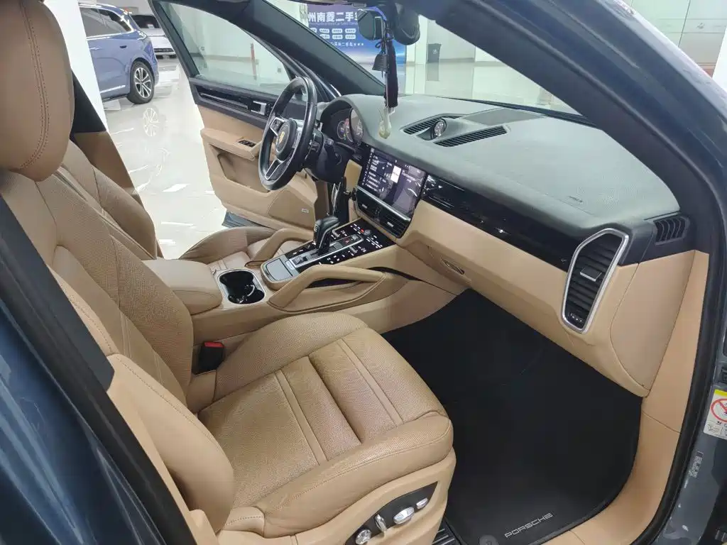Porsche Cayenne Hybrid — миниатюра 10