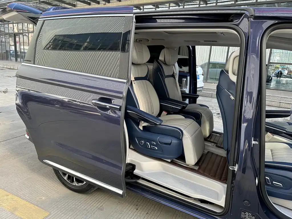 Roewe iMAX8 400TGI Supreme Edition, фото 17