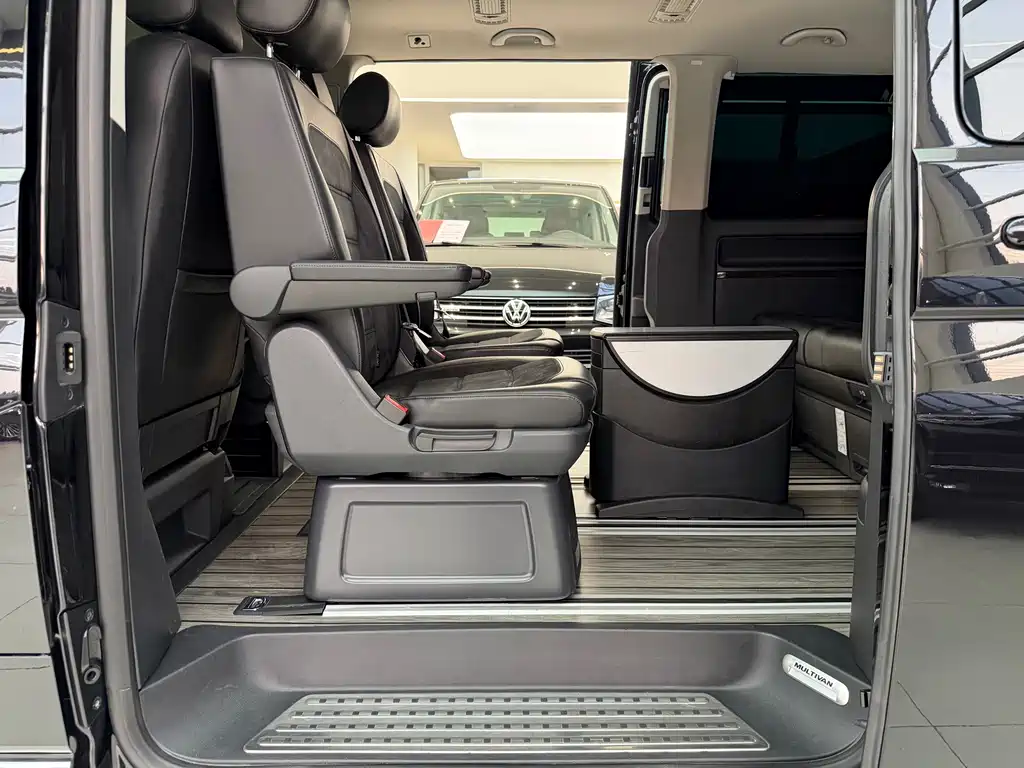 Volkswagen Multivan — миниатюра 20