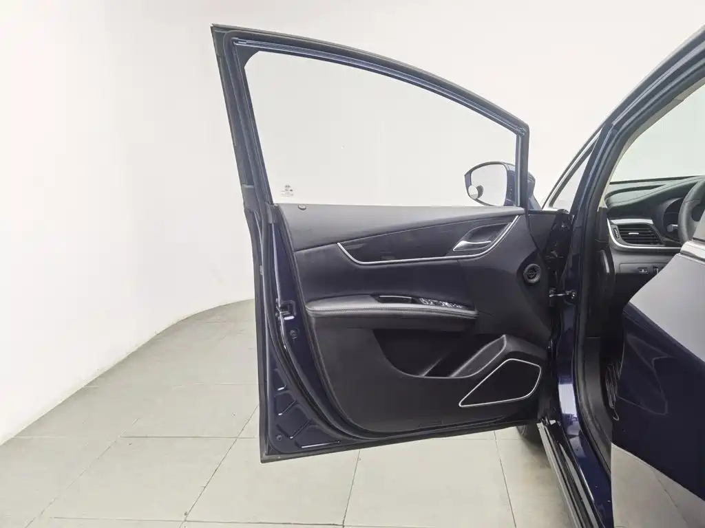BYD MAX — миниатюра 8
