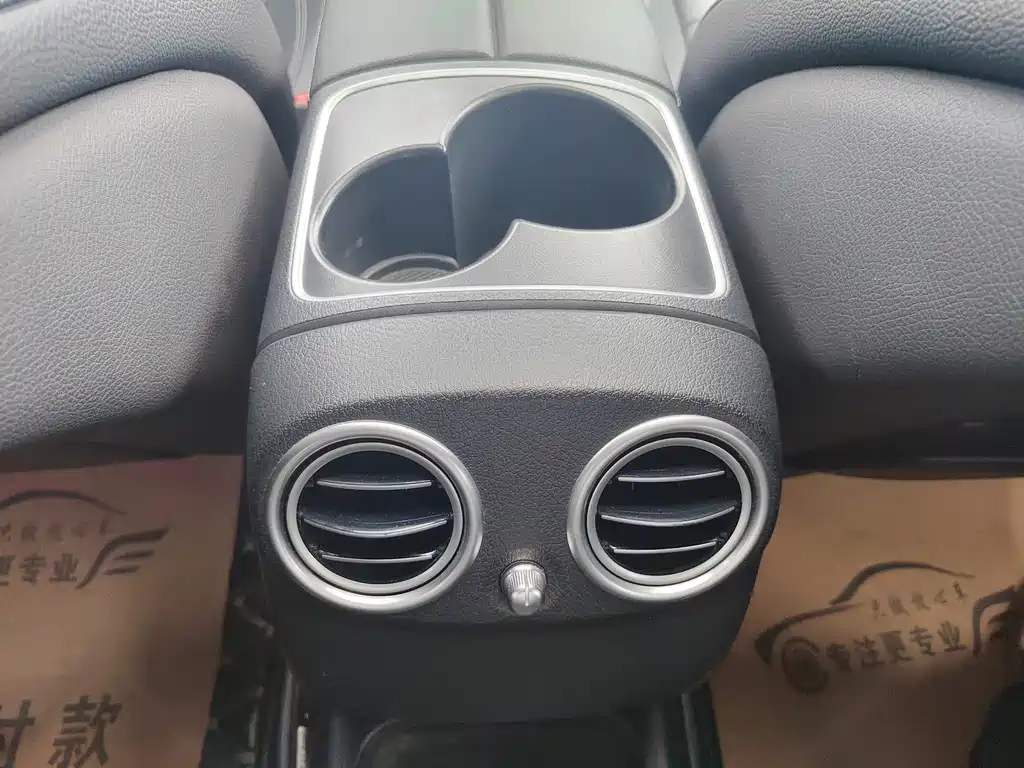 Mercedes-Benz E-Class — миниатюра 12