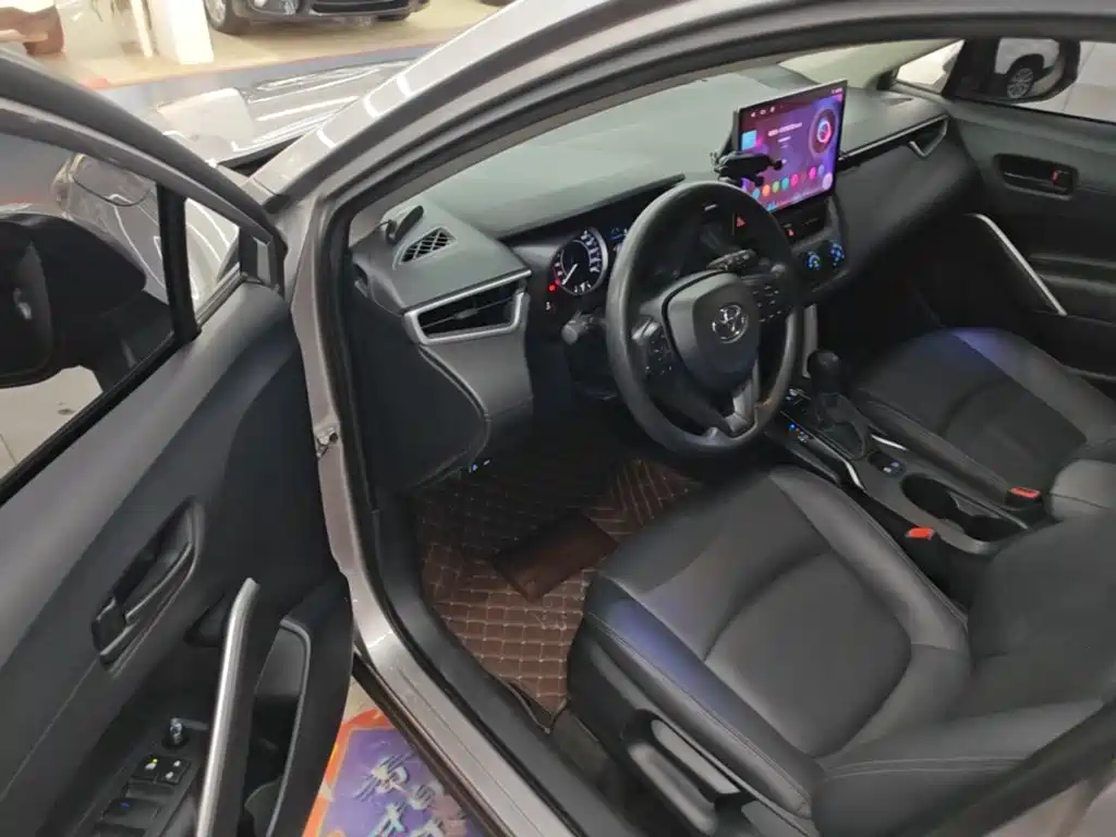 Toyota Corolla Cross — миниатюра 16