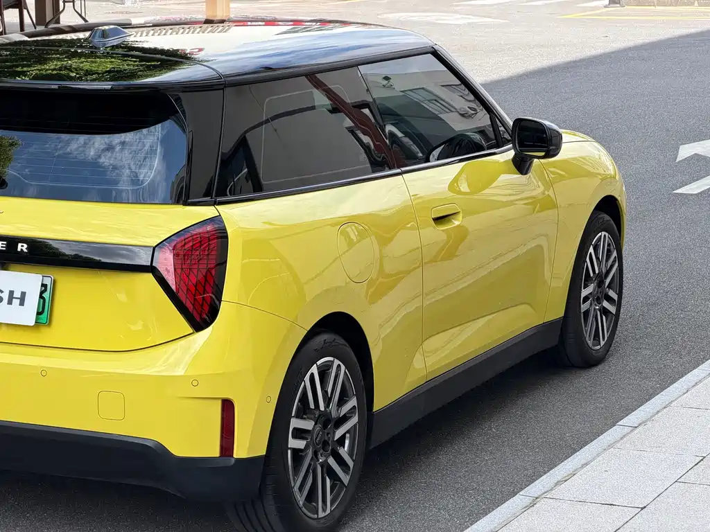 MINI MINI COOPER EV — миниатюра 5