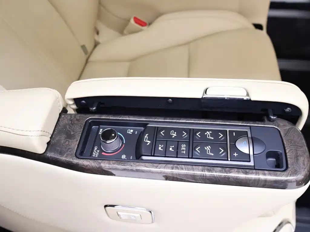 Toyota Alphard — миниатюра 26
