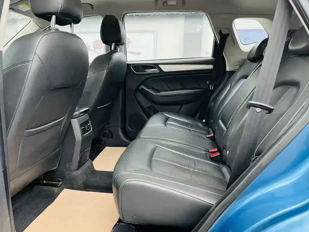 Roewe RX5 — миниатюра 5