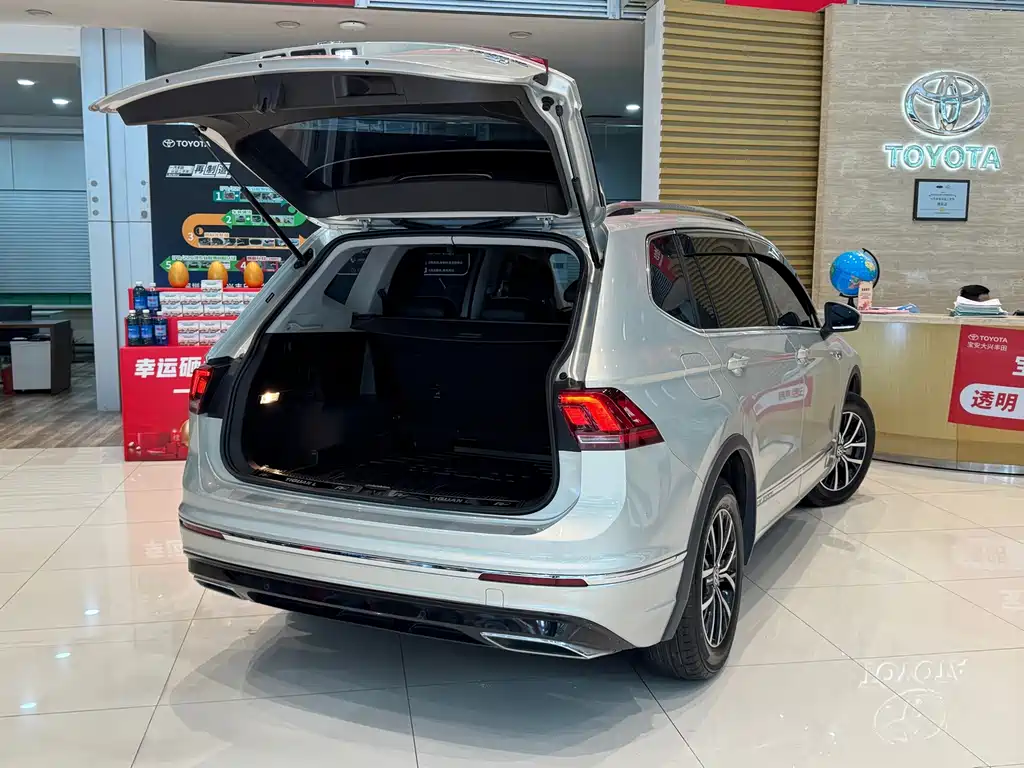Volkswagen Tiguan L — миниатюра 21