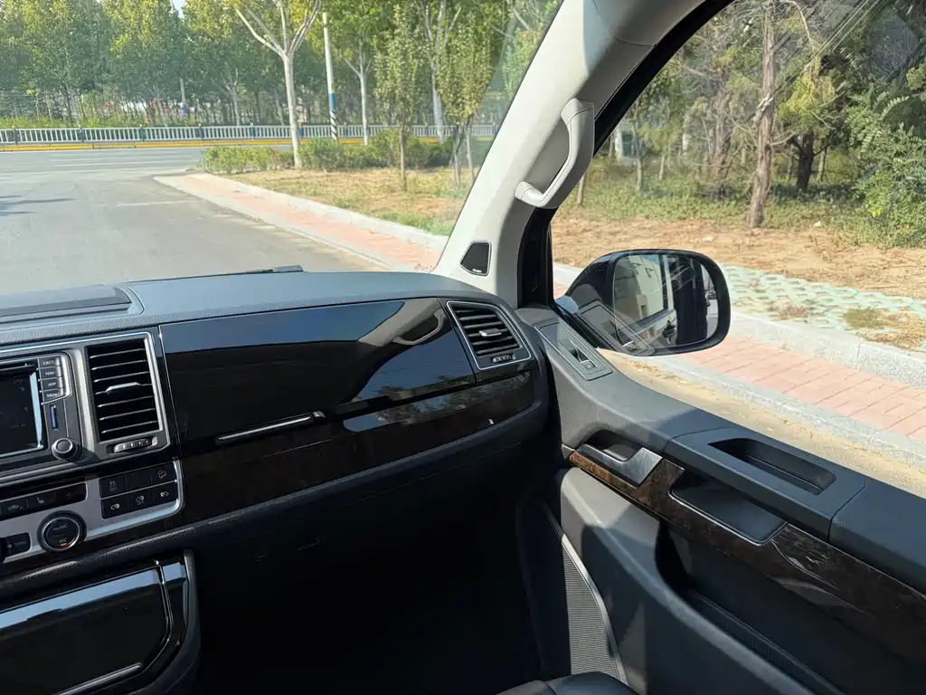 Volkswagen Multivan — миниатюра 14