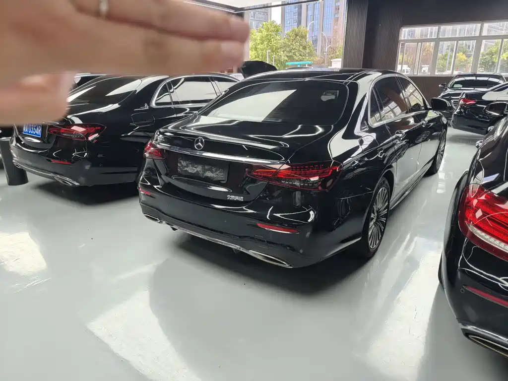 Mercedes-Benz E-Class — миниатюра 4