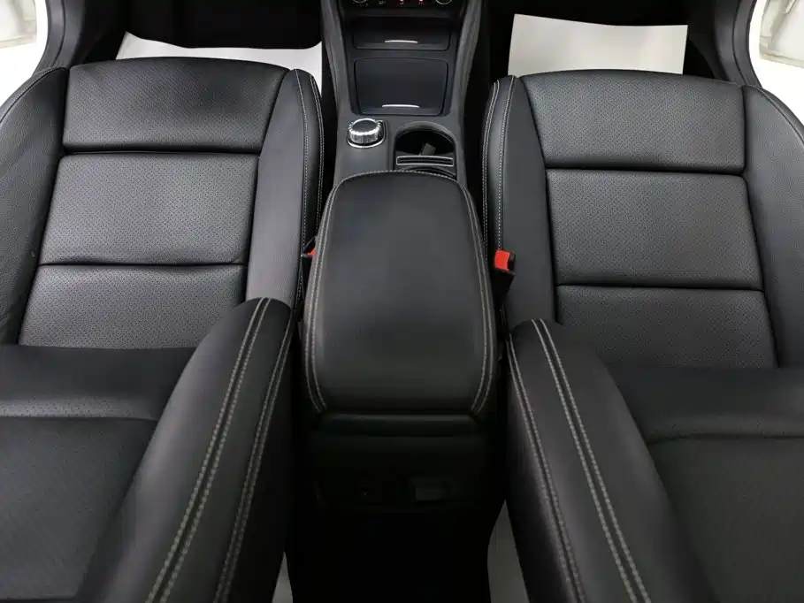 Mercedes-Benz GLA — миниатюра 10