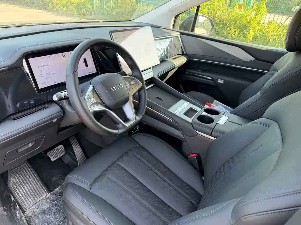 BYD M9 — миниатюра 9