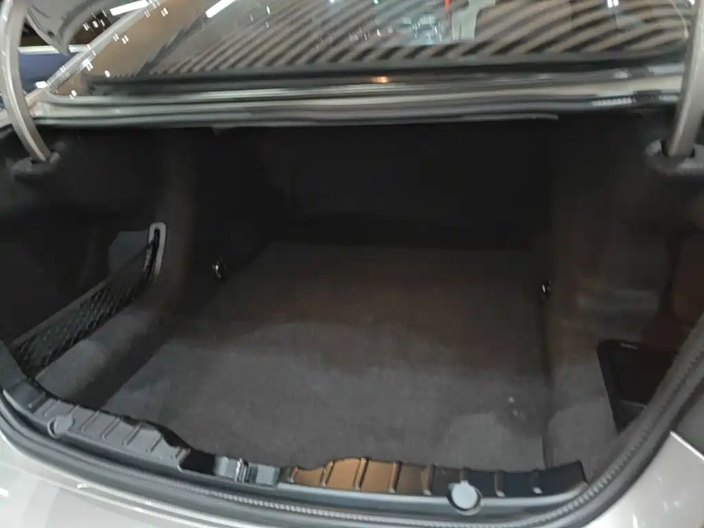 BMW 5 Series — миниатюра 19