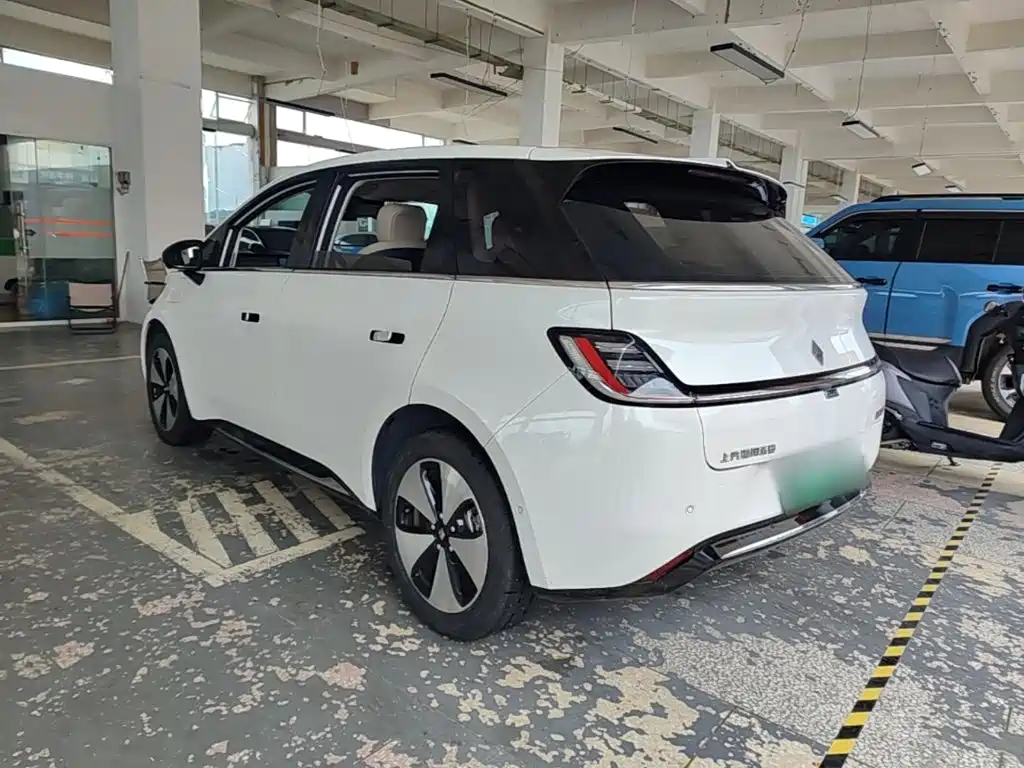 Baojun Yunduo — миниатюра 5